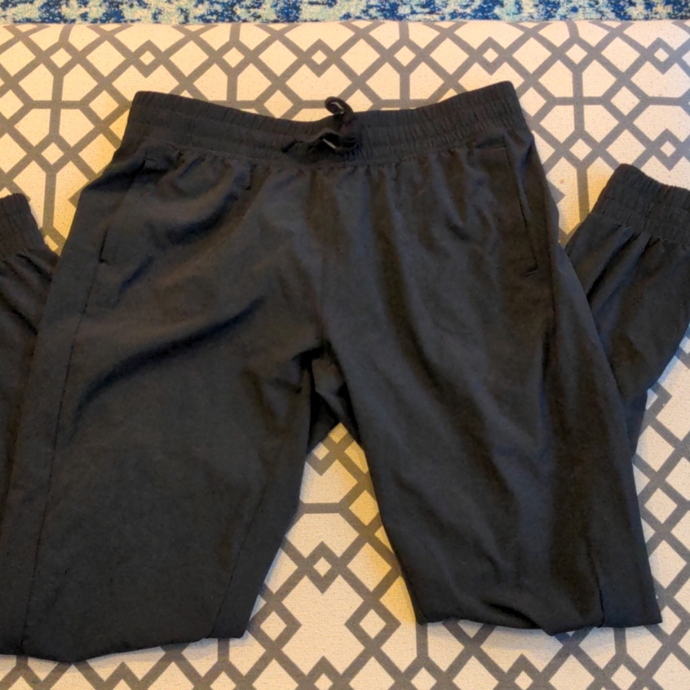Fabletics lightweight joggers large nwot black